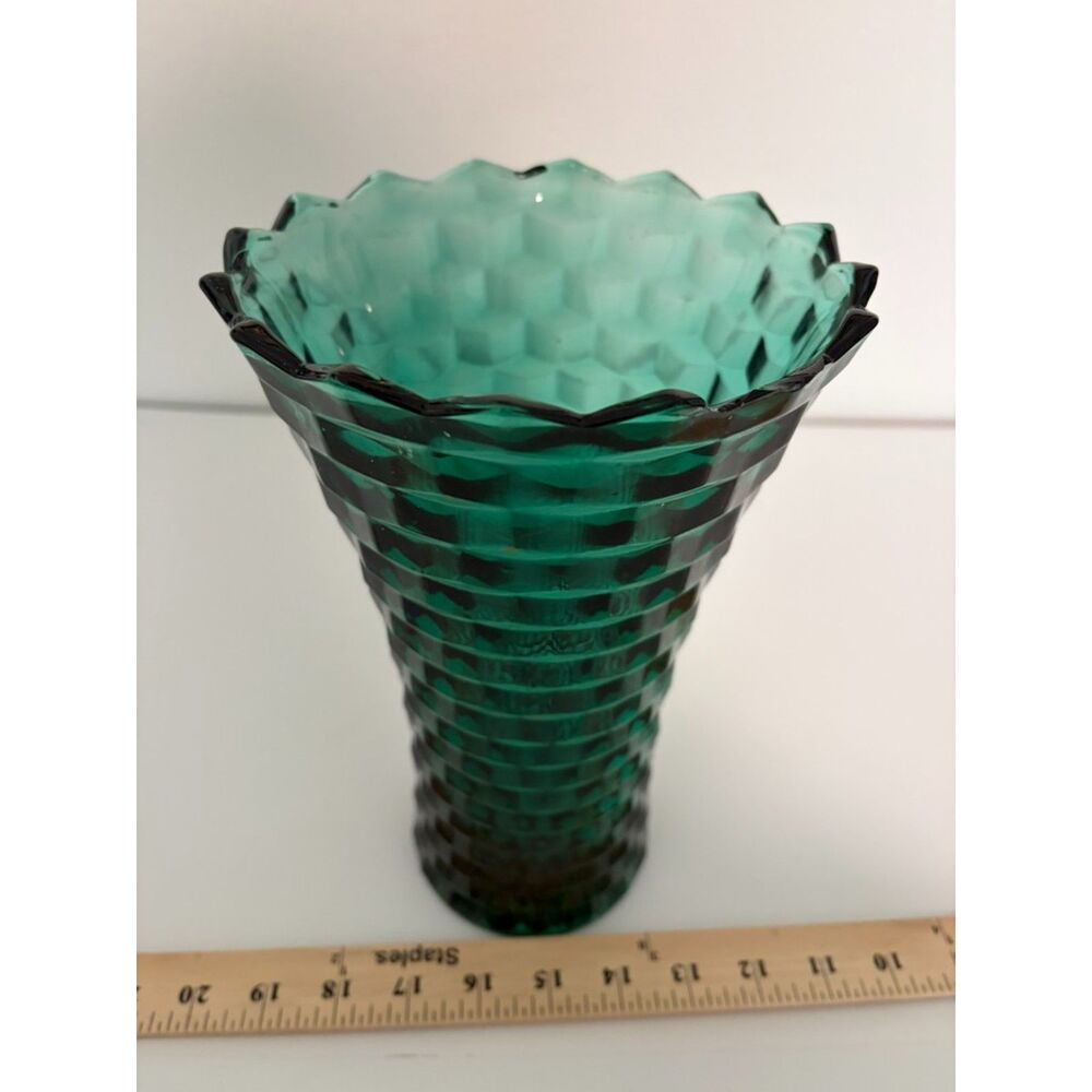 Green heavy crystal cut glass vase 10" - Picture 5 of 7
